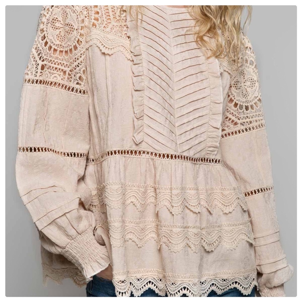 POL Feeling Romantic Woven Peplum Top - Picture 9 of 14